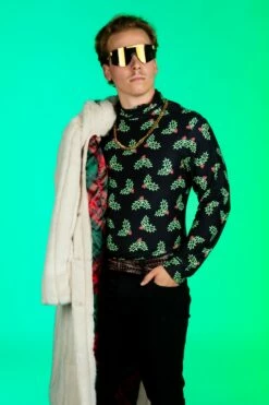 The Mistle Head To Toe | Mistletoe Print Christmas Turtleneck -US Clothing Sales Store 08 26 Christmas LeisureIMG 0341 Edit